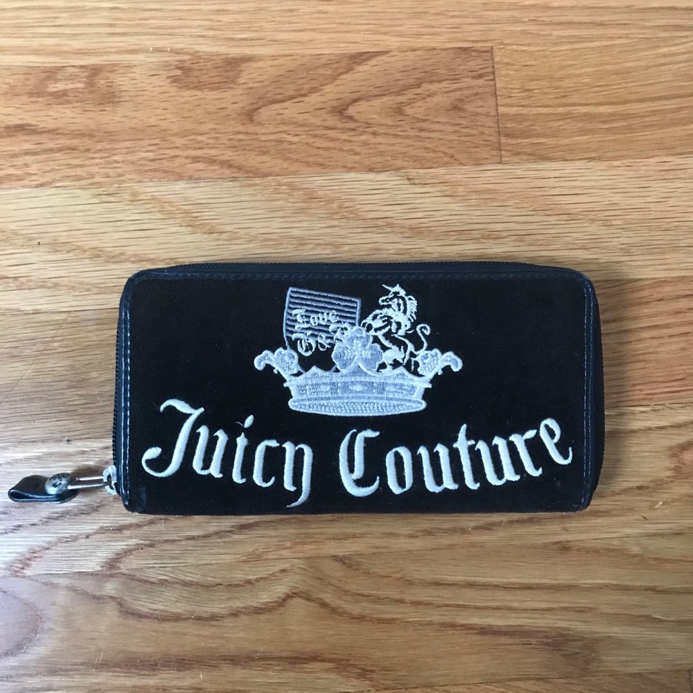 Juicy Couture  |  Large Zip Wallet
